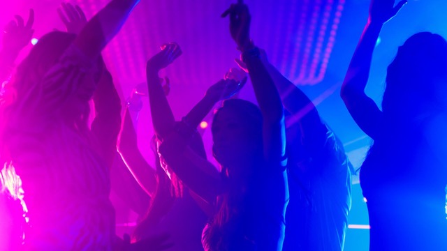 Espacios ideales para parejas abiertas y grupos